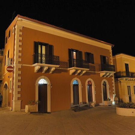 كوميزو B&B Al Teatro الغرفة الصورة